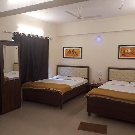 Maharaja Family Guest House 罗纳瓦拉 外观 照片