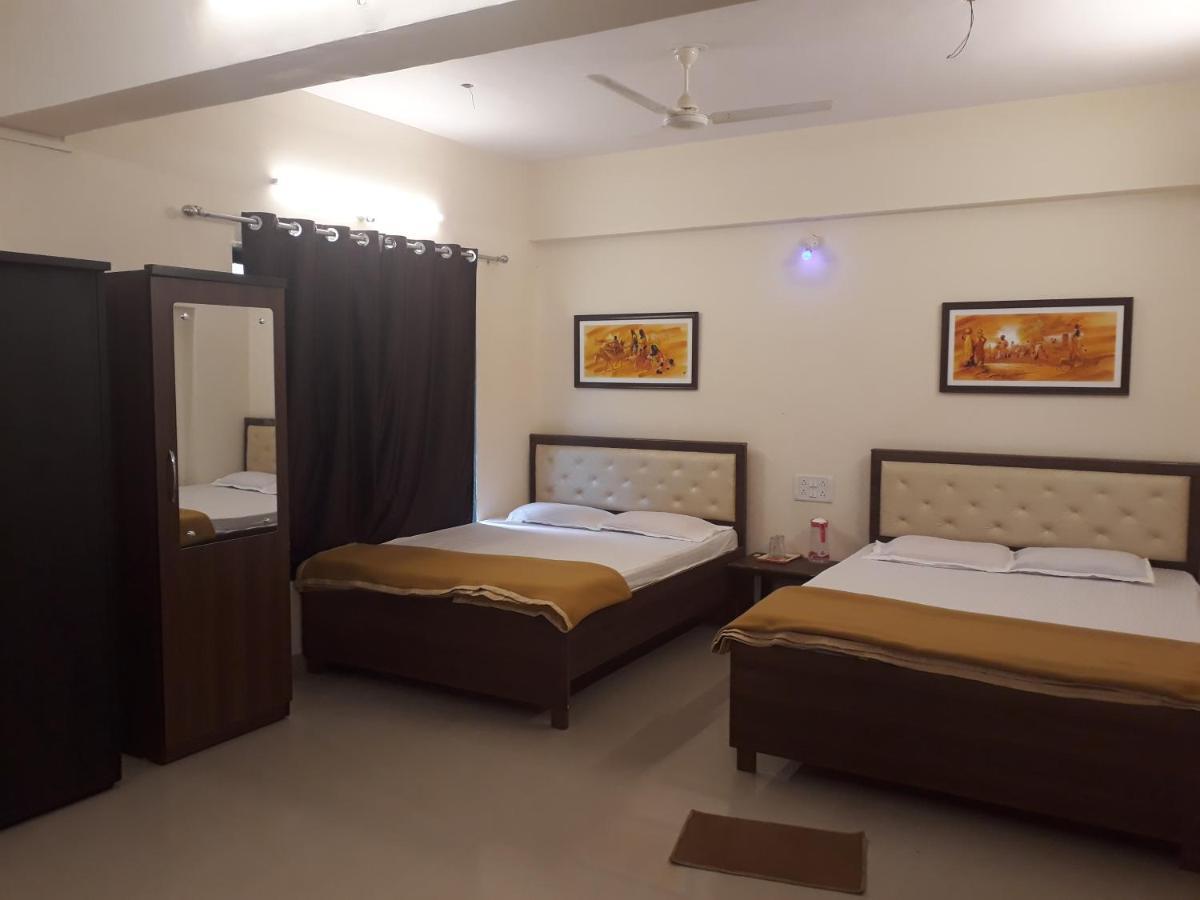 Maharaja Family Guest House 罗纳瓦拉 外观 照片
