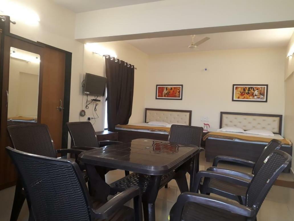 Maharaja Family Guest House 罗纳瓦拉 外观 照片